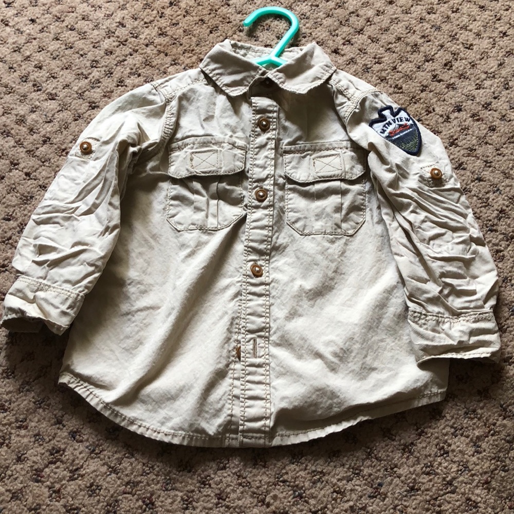 🤩 Boys button down camp shirt.